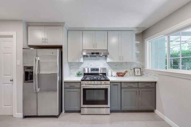 32013203 Hoover Street, Redwood City, CA 94063