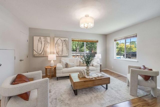 32013203 Hoover Street, Redwood City, CA 94063