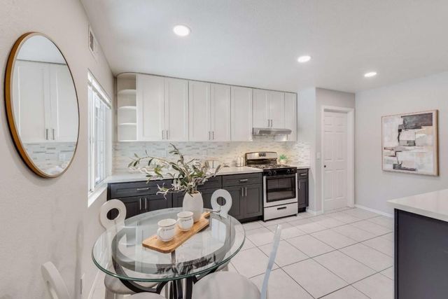 32013203 Hoover Street, Redwood City, CA 94063