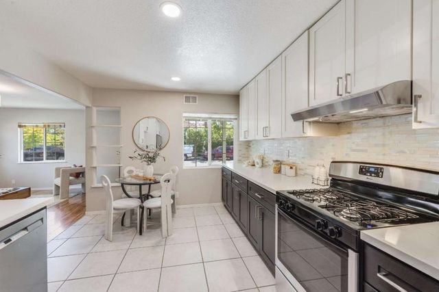 32013203 Hoover Street, Redwood City, CA 94063