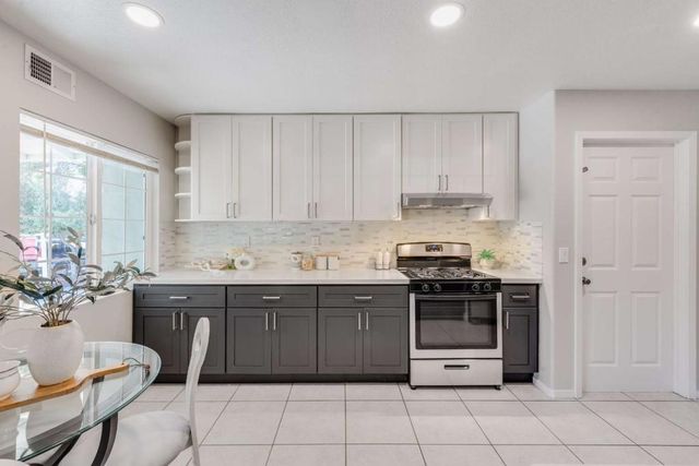 32013203 Hoover Street, Redwood City, CA 94063
