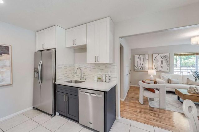 32013203 Hoover Street, Redwood City, CA 94063