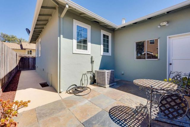 32013203 Hoover Street, Redwood City, CA 94063