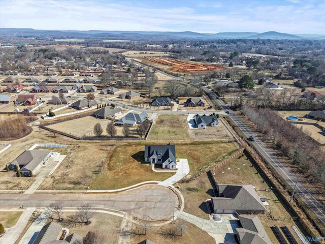 122 Eden Lane, Huntsville, AL 35811