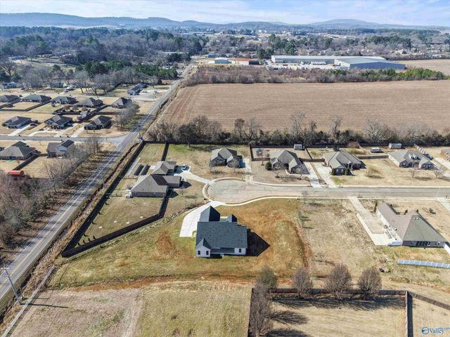 122 Eden Lane, Huntsville, AL 35811