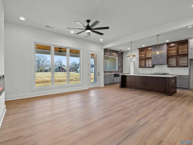 122 Eden Lane, Huntsville, AL 35811