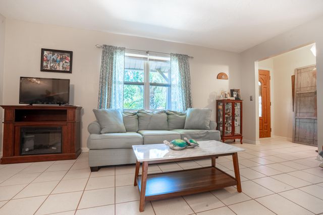 14 W Casa Loma Drive, Mary Esther, FL 32569