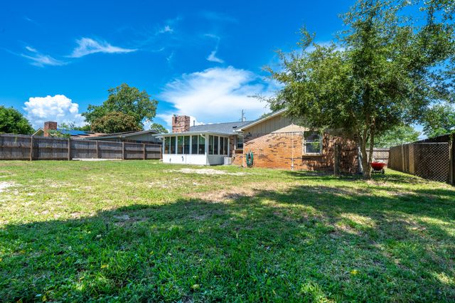 14 W Casa Loma Drive, Mary Esther, FL 32569