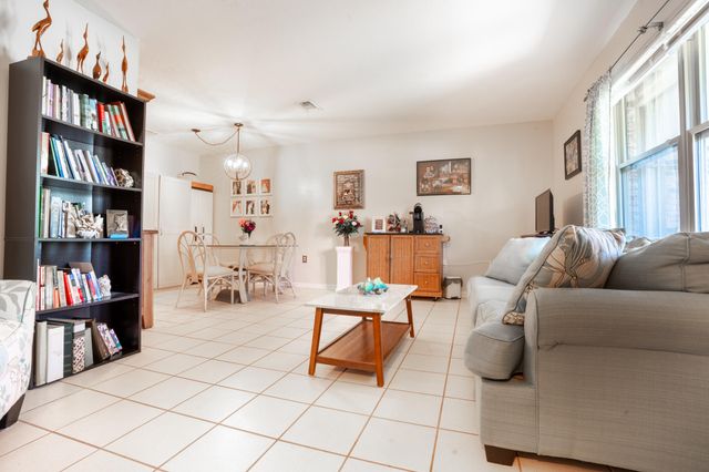 14 W Casa Loma Drive, Mary Esther, FL 32569