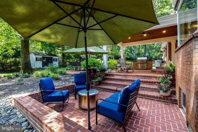 10015 SADDLE RD, Vienna, VA 22181