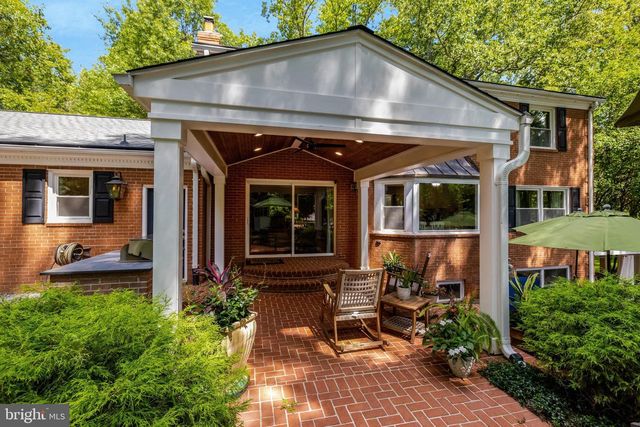 10015 SADDLE RD, Vienna, VA 22181