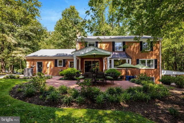 10015 SADDLE RD, Vienna, VA 22181