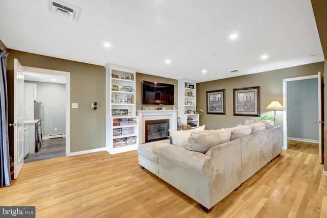 10015 SADDLE RD, Vienna, VA 22181
