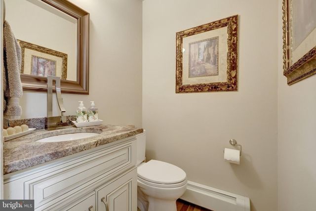 10015 SADDLE RD, Vienna, VA 22181