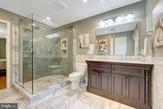 10015 SADDLE RD, Vienna, VA 22181