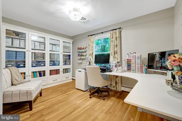 10015 SADDLE RD, Vienna, VA 22181