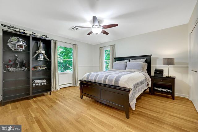 10015 SADDLE RD, Vienna, VA 22181