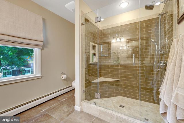 10015 SADDLE RD, Vienna, VA 22181