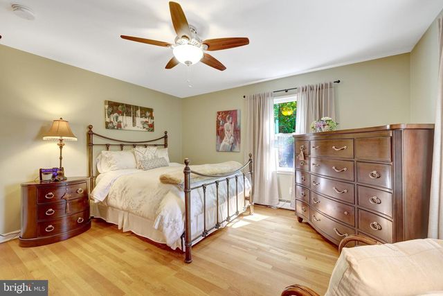 10015 SADDLE RD, Vienna, VA 22181