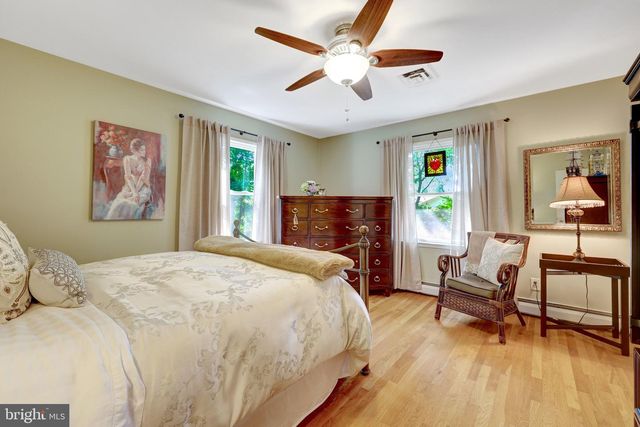 10015 SADDLE RD, Vienna, VA 22181