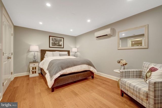 10015 SADDLE RD, Vienna, VA 22181
