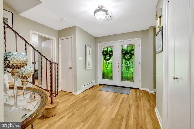 10015 SADDLE RD, Vienna, VA 22181