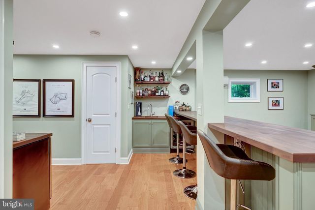 10015 SADDLE RD, Vienna, VA 22181