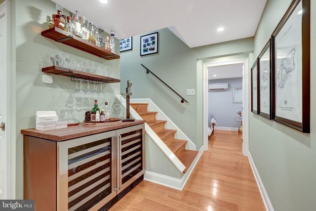 10015 SADDLE RD, Vienna, VA 22181