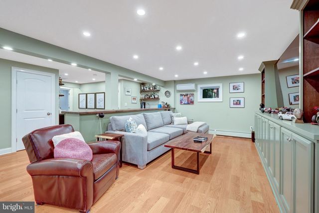 10015 SADDLE RD, Vienna, VA 22181
