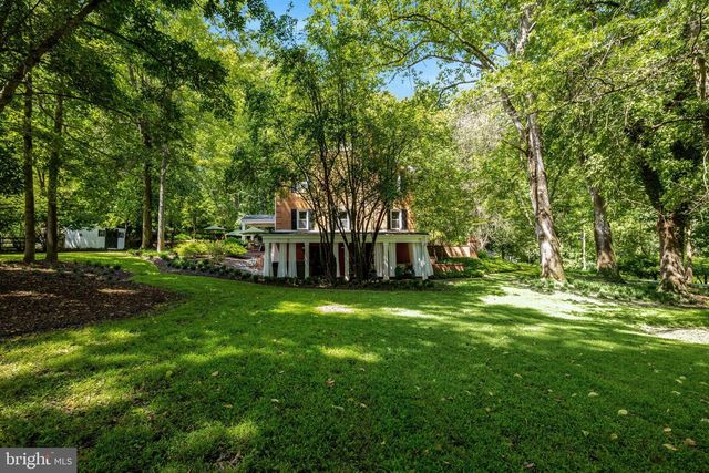 10015 SADDLE RD, Vienna, VA 22181