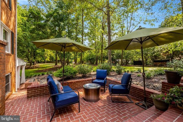 10015 SADDLE RD, Vienna, VA 22181