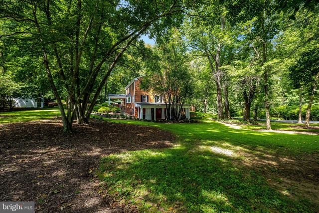 10015 SADDLE RD, Vienna, VA 22181