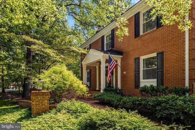 10015 SADDLE RD, Vienna, VA 22181