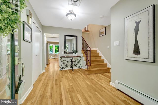10015 SADDLE RD, Vienna, VA 22181
