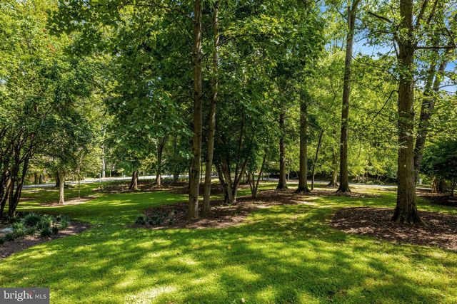 10015 SADDLE RD, Vienna, VA 22181