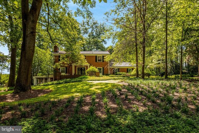 10015 SADDLE RD, Vienna, VA 22181