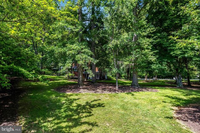 10015 SADDLE RD, Vienna, VA 22181