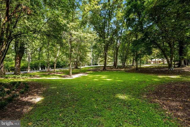 10015 SADDLE RD, Vienna, VA 22181