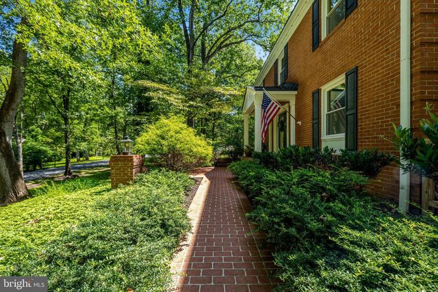 10015 SADDLE RD, Vienna, VA 22181