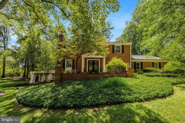 10015 SADDLE RD, Vienna, VA 22181