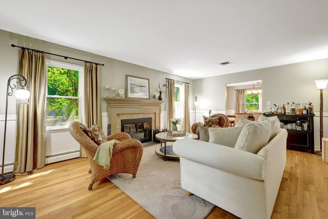 10015 SADDLE RD, Vienna, VA 22181