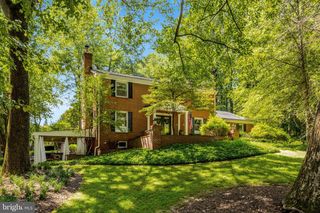 10015 SADDLE RD, Vienna, VA 22181