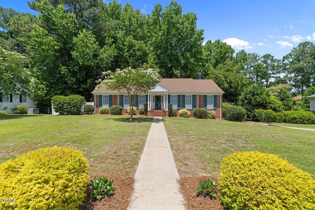 607 Gloucester Road, Goldsboro, NC 27534