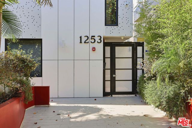 1253 N Sweetzer Avenue 7, West Hollywood, CA 90069