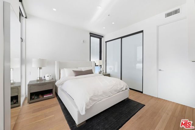 1253 N Sweetzer Avenue 7, West Hollywood, CA 90069