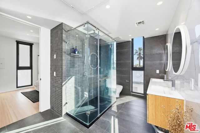 1253 N Sweetzer Avenue 7, West Hollywood, CA 90069