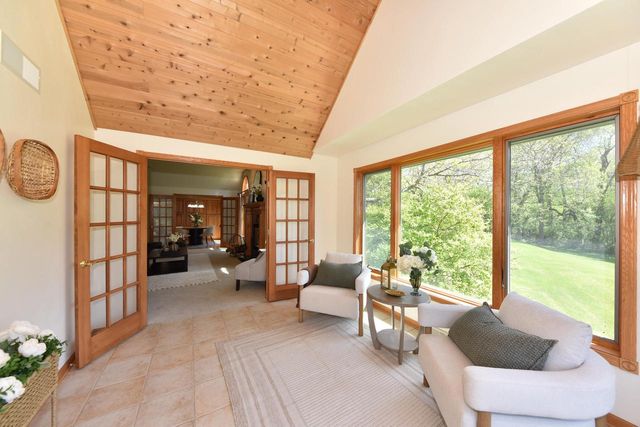 W306S2834 Wild Berry LANE, Waukesha, WI 53188