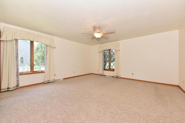 W306S2834 Wild Berry LANE, Waukesha, WI 53188
