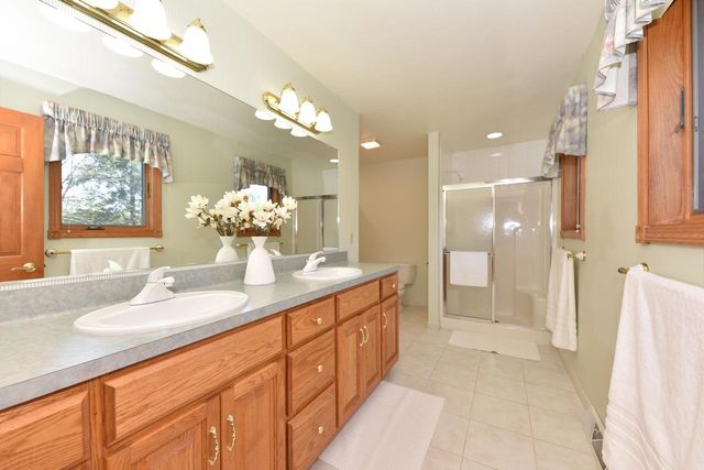 W306S2834 Wild Berry LANE, Waukesha, WI 53188