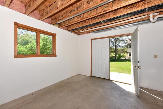 W306S2834 Wild Berry LANE, Waukesha, WI 53188